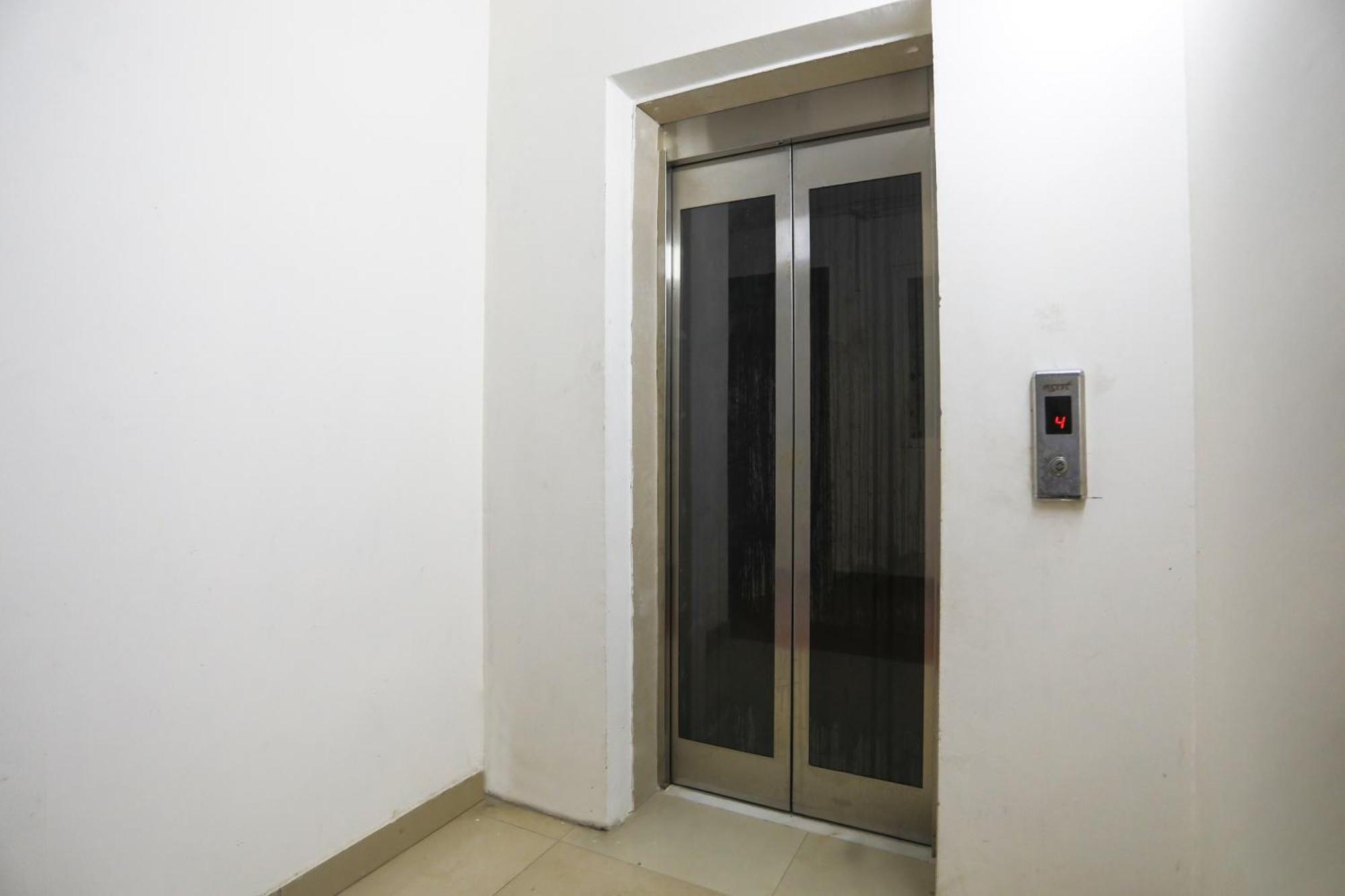 Hotel O Jsb Hotel Faridabad Exterior foto